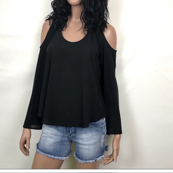 𝅺LOVERS + Friends stay longer cold shoulder bell sleeve top - Picture 4 of 11